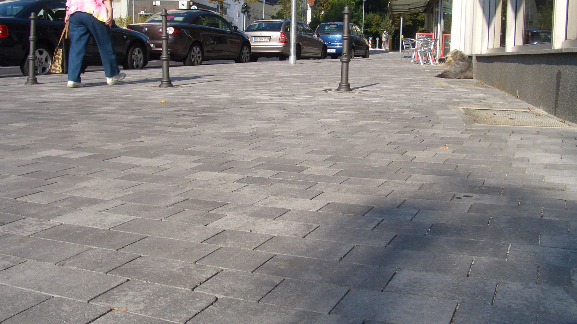 Gehweg und Aufenthaltsfläche mit Primera Selection Pflasterbelag im Stadtbereich
