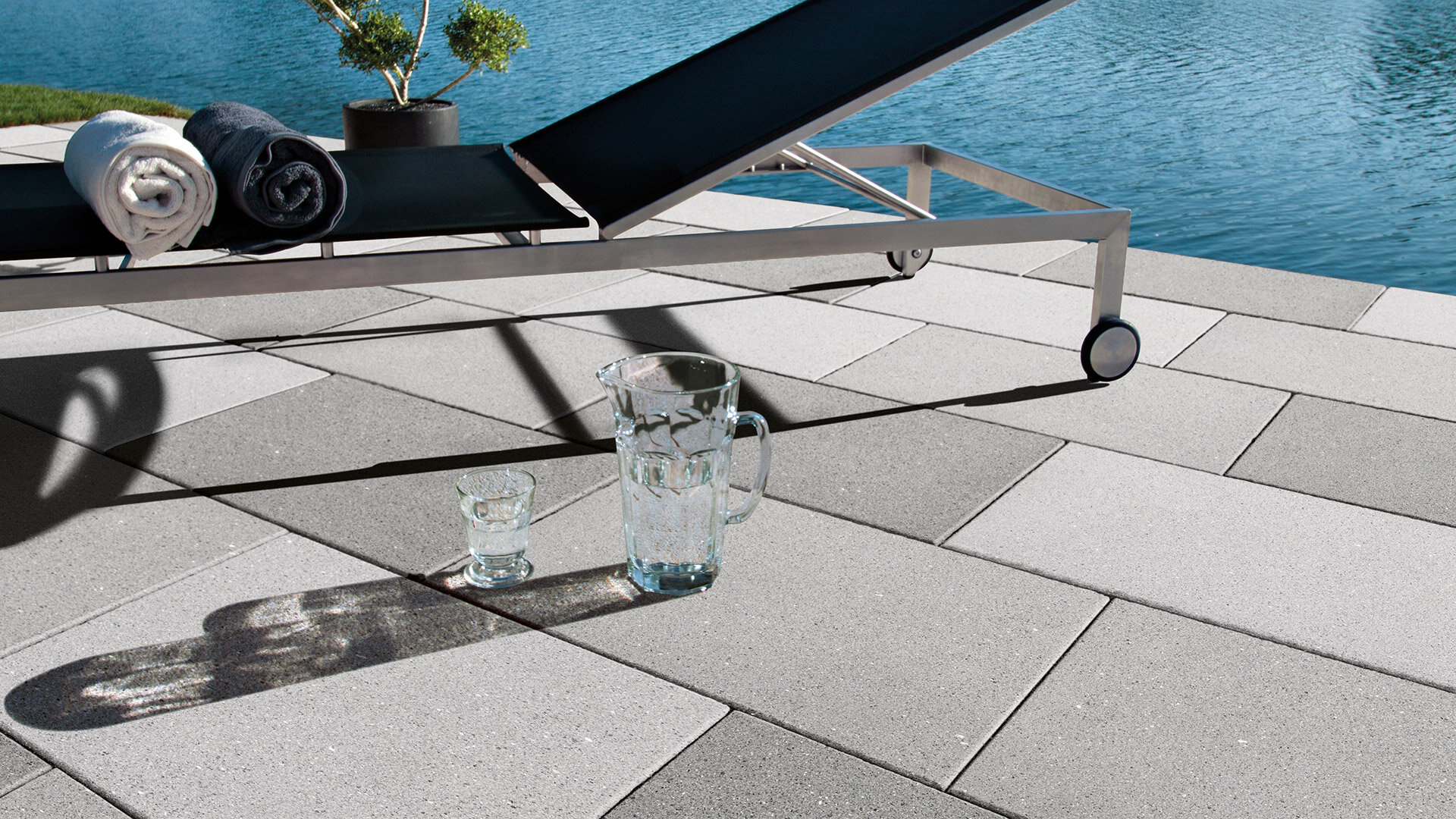 Slider Bild einer Terrasse mit Estrella Farben