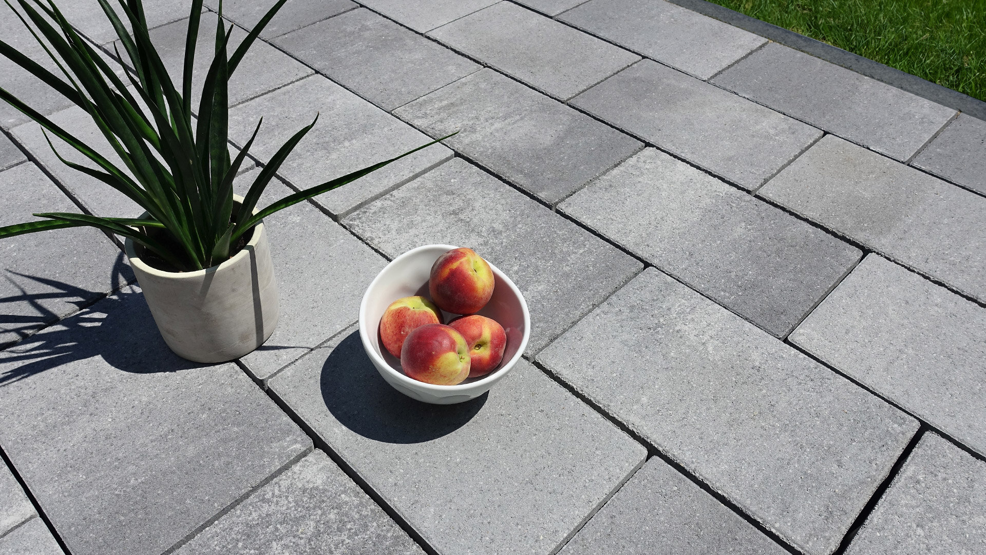 Slider Bild des Pflastersteins Rainplus titan