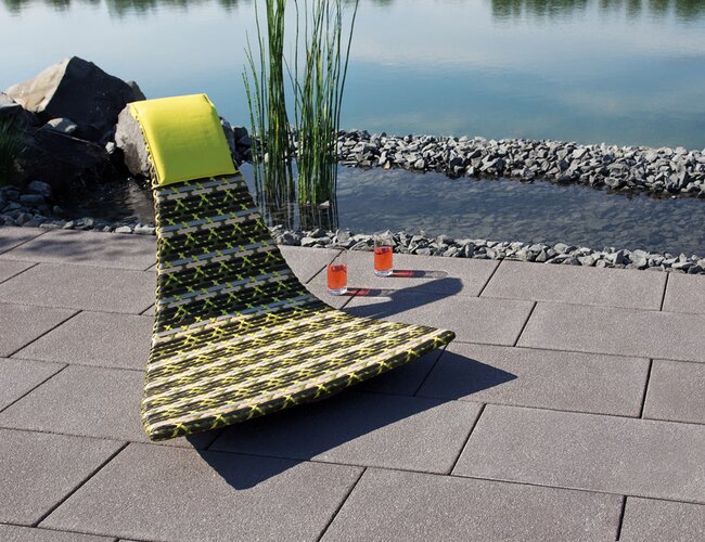 Ambientbild einer Terrasse mit Pasand 60x30 8278 sophisto