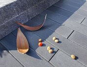 Ambientbild einer Terrasse mit Schiffsplanke anthrazit