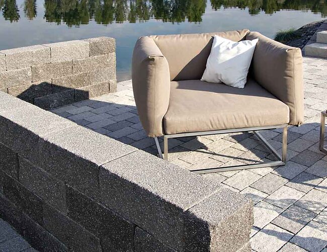 Slider Bild der Mauer Trento Mur light in dunkelgrau