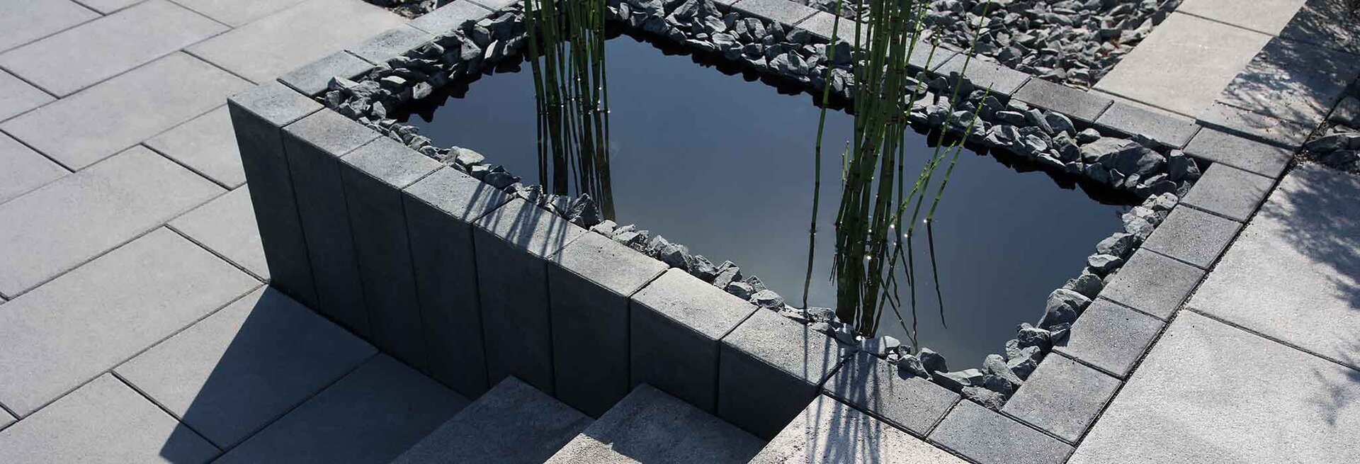 Slider Bild der Gestaltung mit Cubo Palisaden in anthrazit