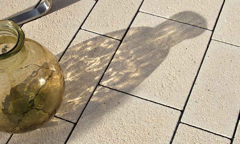 Ambientbild des Betonstein Mix Via Tagona oysterbeige
