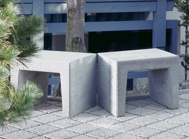 Bild eines Gartens mit U Stein